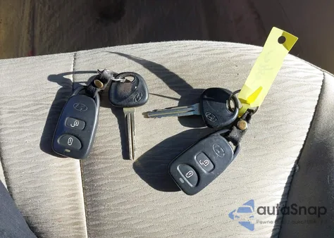 2012 Hyundai Santa Fe Limited V6 из США, поврежденный, VIN 5XYZK4AG6CG105371